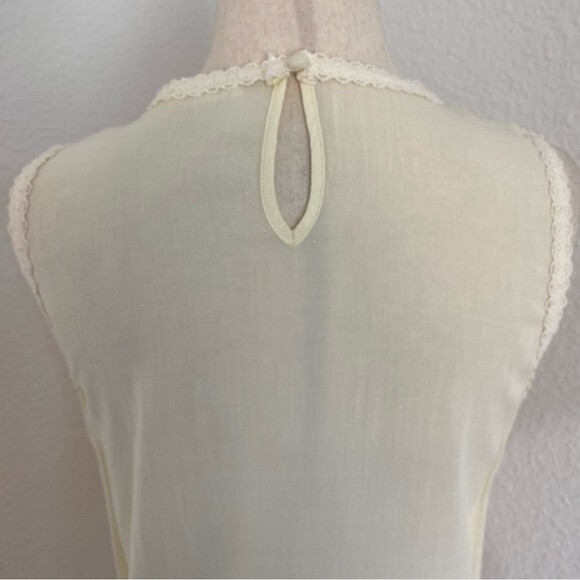 NWOT Blu Pepper Ivory Lace Crochet Floral Sleeveless Key Hole Cut Out Size M - Picture 8 of 12